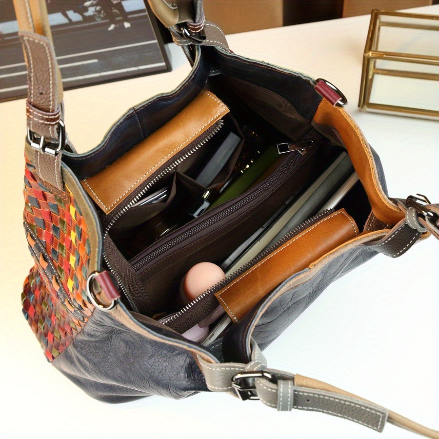 Mindia Handbag close up on pattern