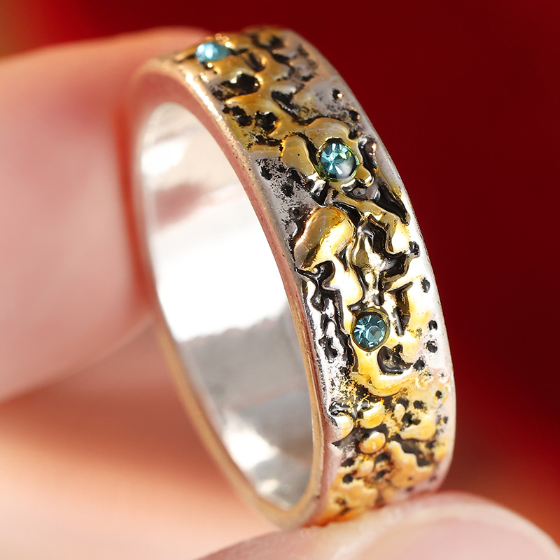 Women's Vintage Dual-Tone Textured Ring with Blue Synthetic Zirconia