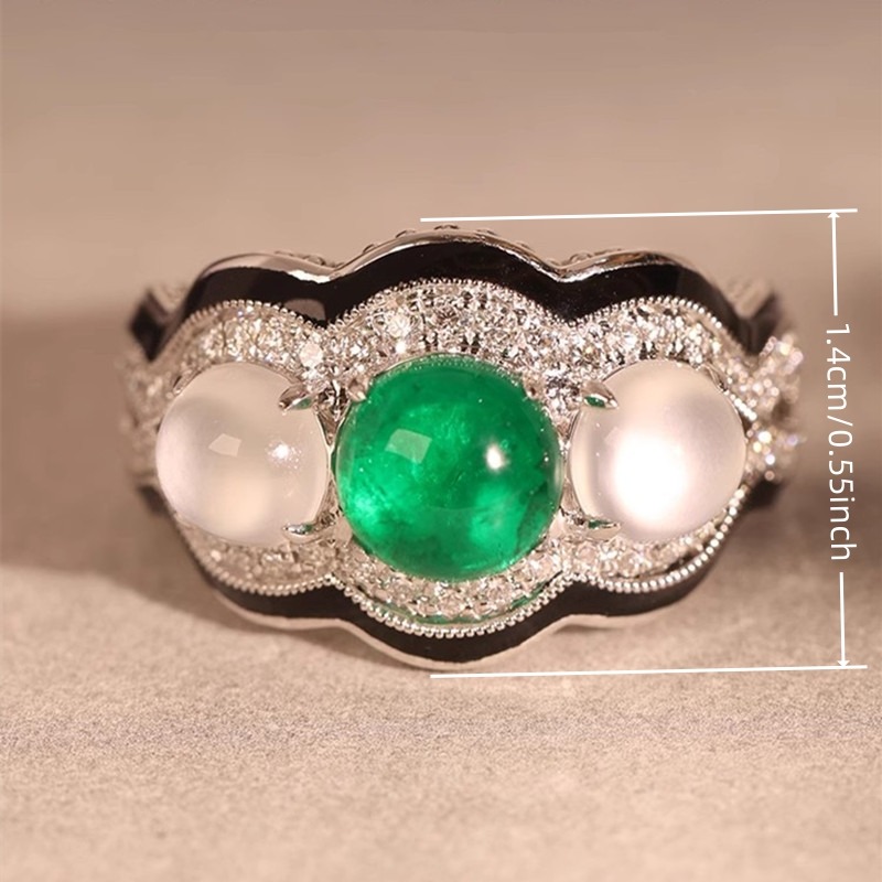 Women's Vintage Luxury Three Stone Synthetic Zirconia Ring