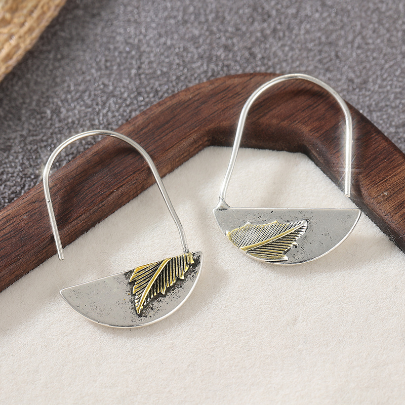 Vintage Bohemian Style Geometric Leaf Carved Dangle Earrings