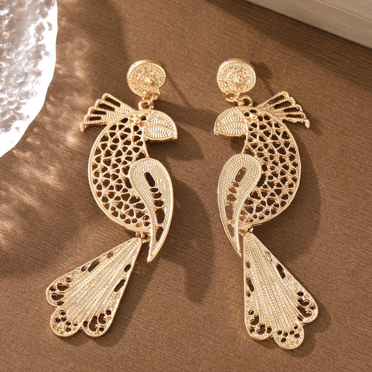 TEMU Vintage Ornate Style Animal-shaped Hollow-carved Parrot Long-tail Tassel Women's Earrings, Suitable For Parties, Gatherings, And Everyday Wear