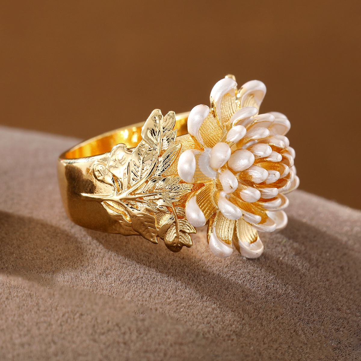 Women's Vintage Plated Wide Band Floral & Leaf Ring