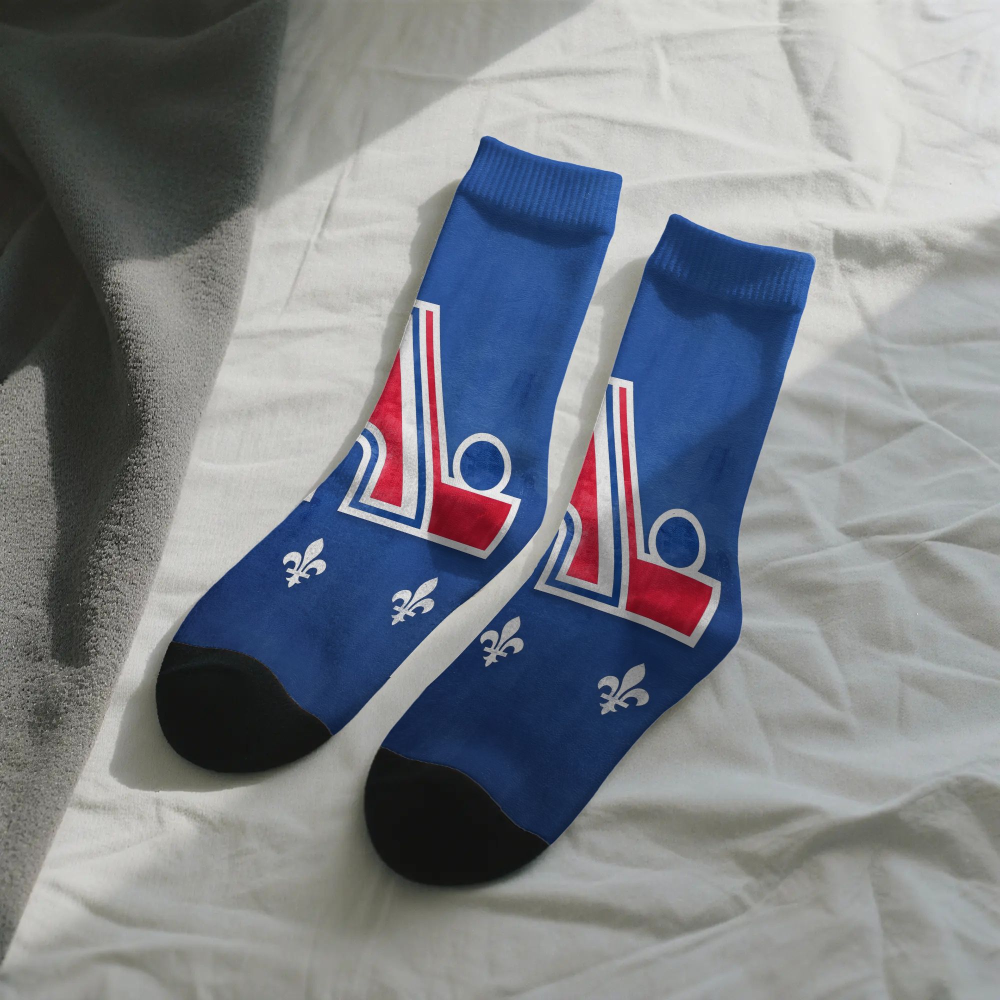 TEMU Chaussettes Ultra-Douces sur le Thème de de Québec - Chibi Couture à Blocs de Couleur, Convient comme Cadeau pour Fan de Québec, Tenue