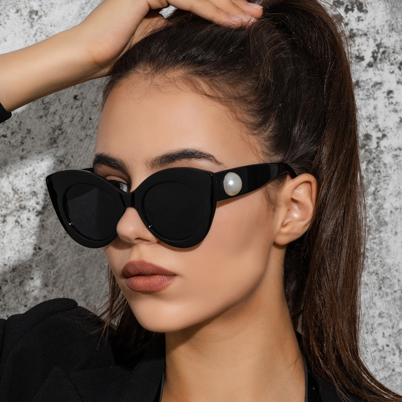 Fashionable Pearl Decorated Large Frame Sunglasses Modern Vintage Trendy  Shades | SHEIN