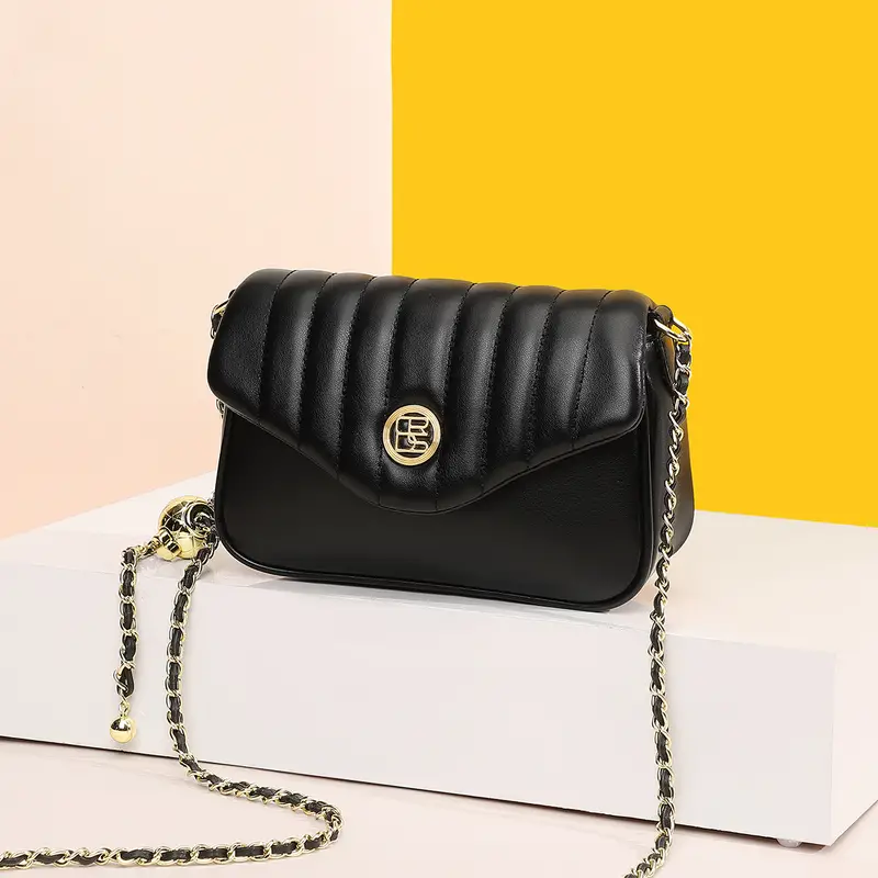 Hiriotin Small Quilted Crossbody Bag for Women Trendy Design Shoulder Handbag  Purse Lightweight with Thick Chain (Black): Handbags