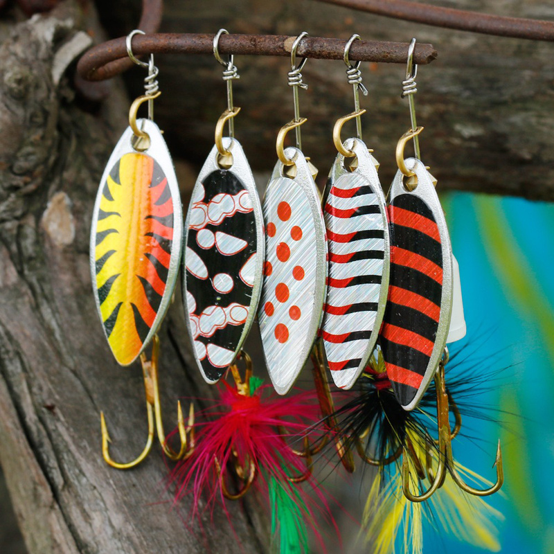 LICHUANUK Fishing Lures Set - 5 Pieces Fishing Lures - Trout and Bass  Fishing Lures - Different Multicoloured with Single Hook and Lure Box - for  Sea Trout and Perch : : Sports & Outdoors