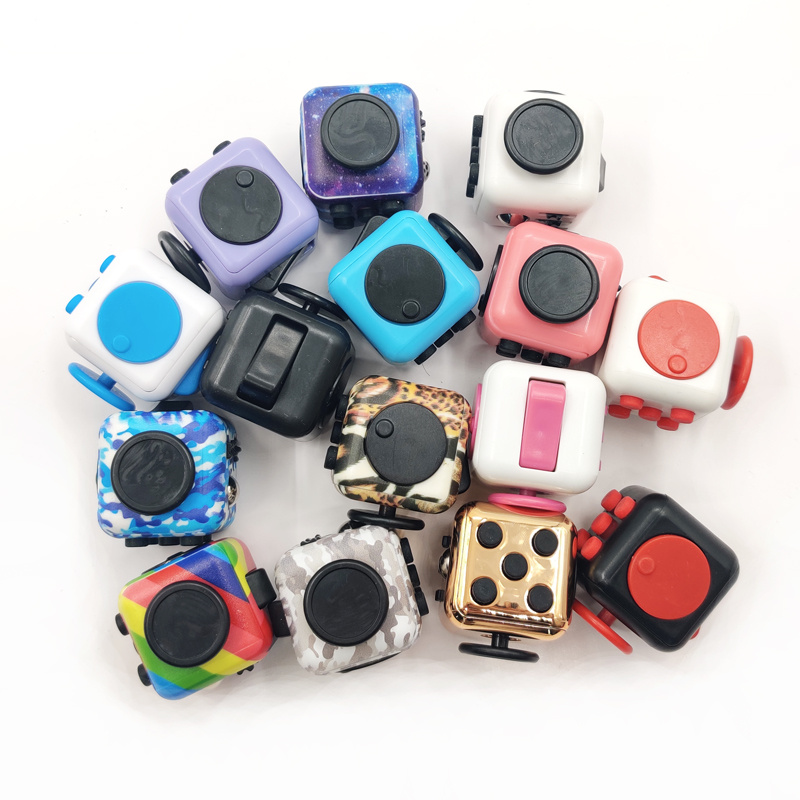 Fidget Cube Anti Stress Enfant Adulte - Fidget Toys Anti Stress Anxiety  Object - Jouet de décompression avec 6 modules apaisants  (arc-en-ciel)-(meili)
