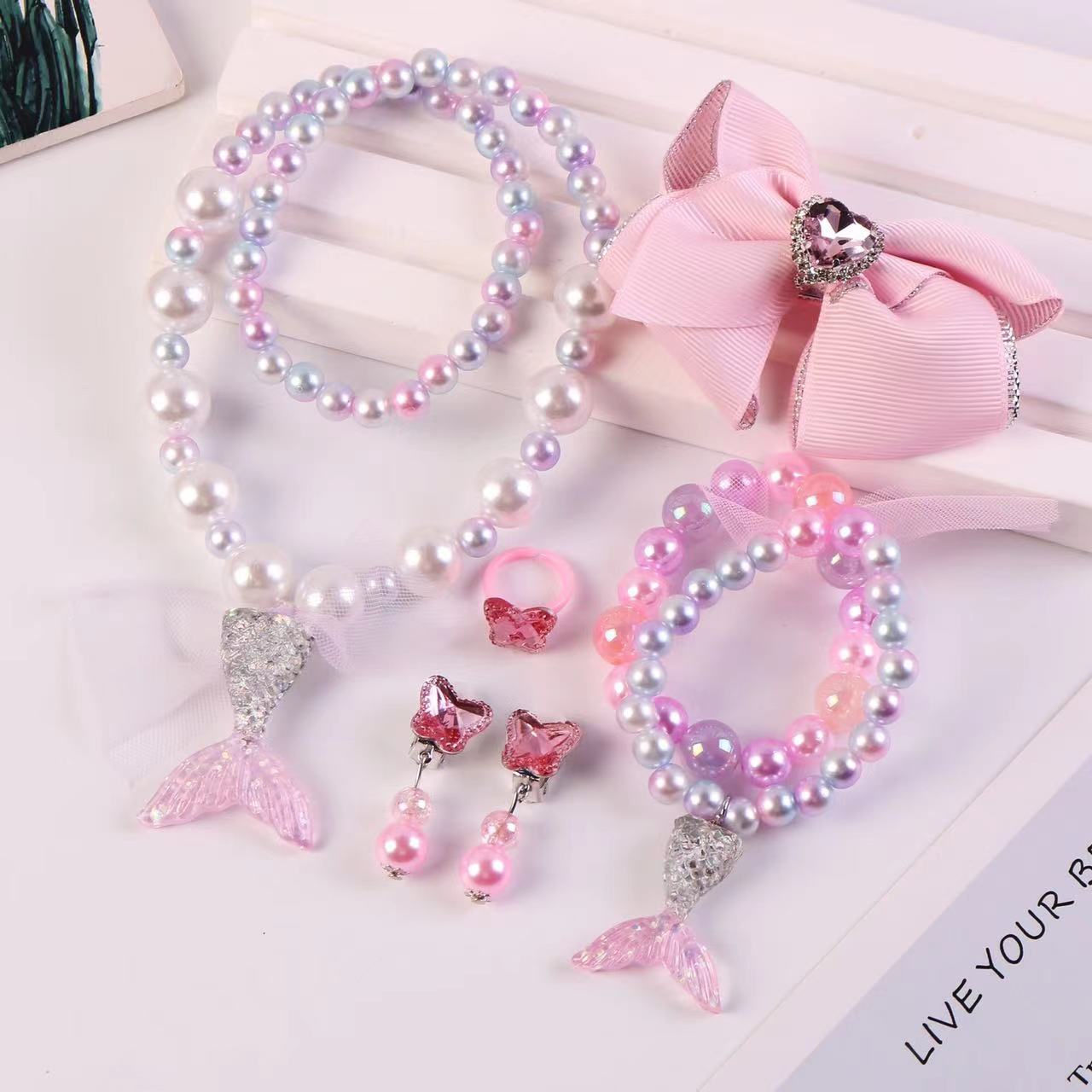 Kids Mermaid Tail Pearl Necklace Bracelet Set