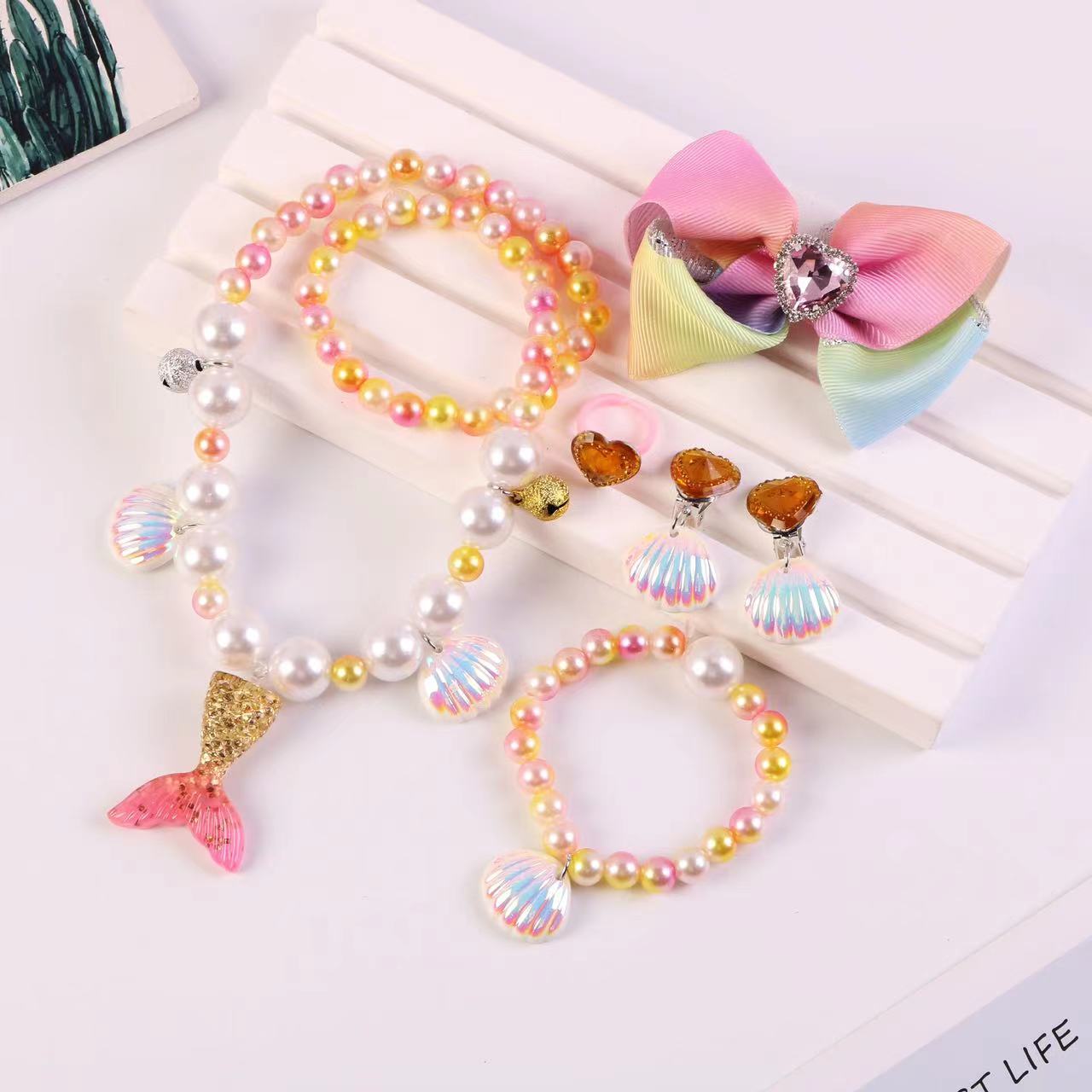 Kids Mermaid Tail Pearl Necklace Bracelet Set