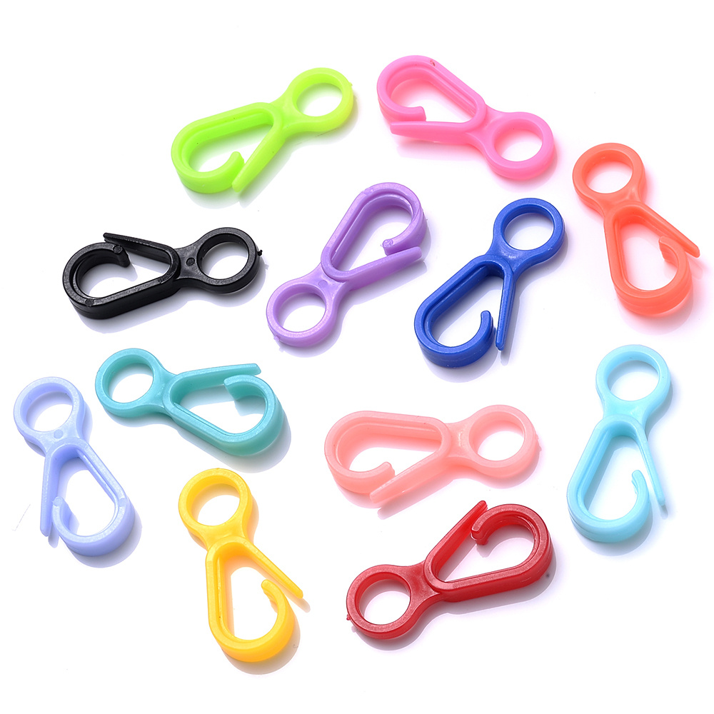 30Pcs Hard Plastic Buckle Snap Hook Fastener Toy Doll Chain