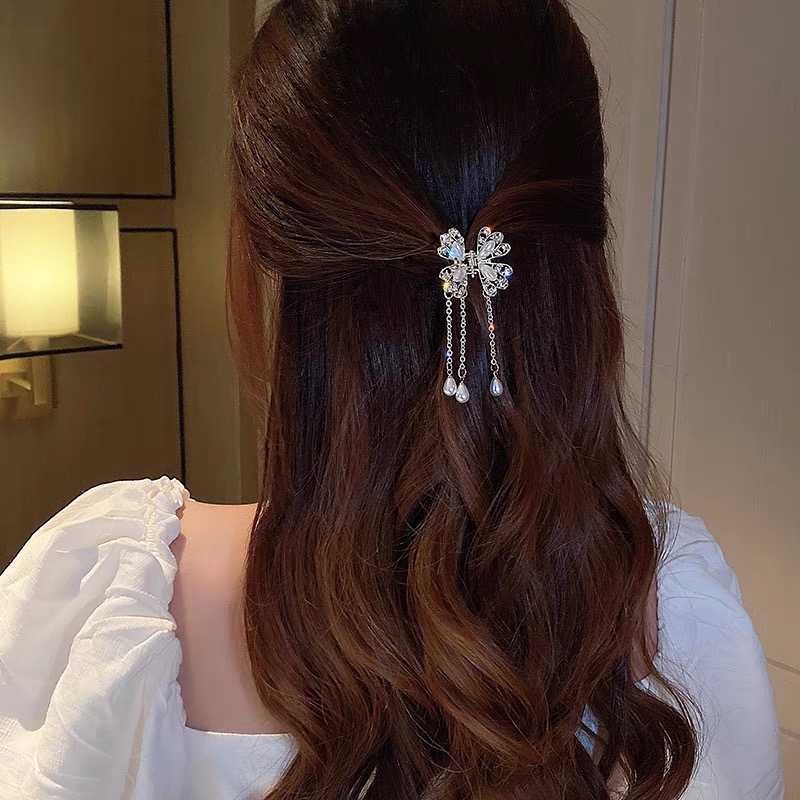 

Women Hair Claw Crystal Butterfly Hair Clips Shiny Rhinestones Tassel Hairpin Hair Accessories 1pc