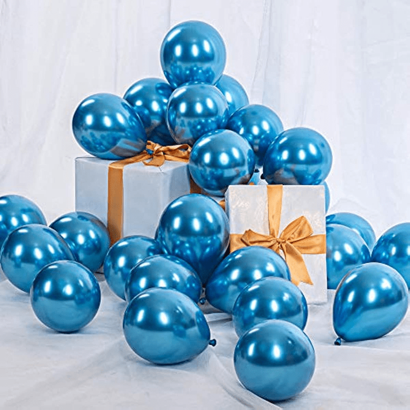 Décoration de salle avec ballon anniversaire chiffre 20 bleu