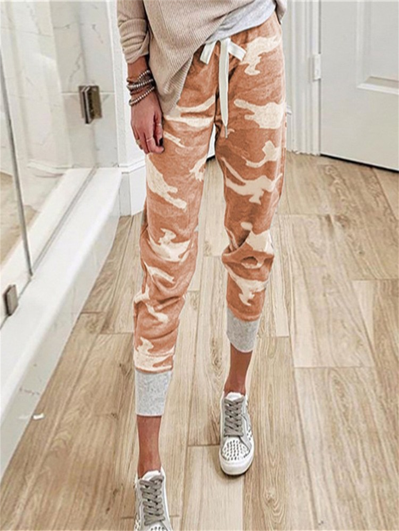  Pants for Women High Waist,Women's Camouflage Jogger Pants with  Random Printed Drawstring and Cuffed Hem Trendy Comfortable Pants  Camouflage, S Dressing Pants for Women Daisy Flowy Shorts : Clothing, Shoes  