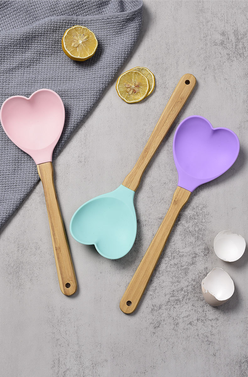 SILICONE AND WOODEN SPOON - Cream
