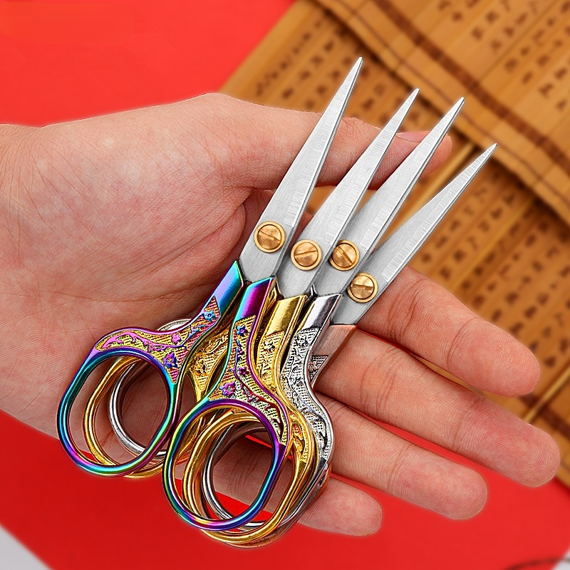 SHWAKK Vintage Tailor Scissors Kit With Thimble and 9pcs Needles Thread Sewing  Scissors For Fabric Cutting