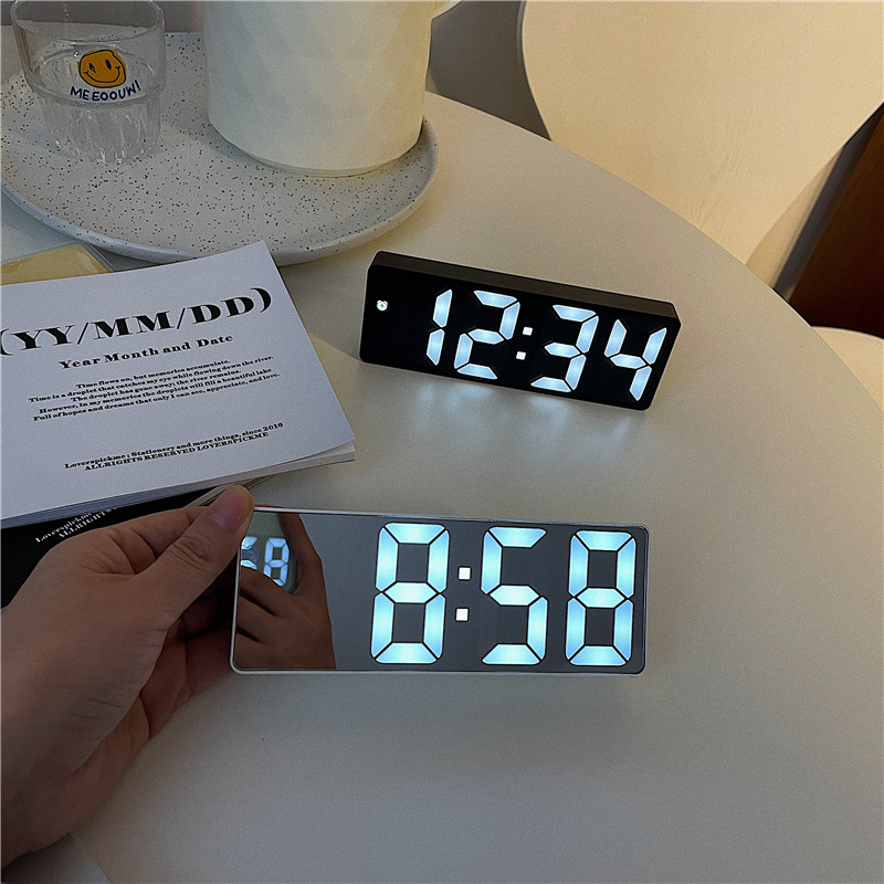 1pc Sveglia Digitale A Controllo Vocale, Orologio Tavolo Modalità Notturna  Snooze Teperature, Funzione Anti-disturbo 12/24h Led Clocks, Back To School, Acquista Temu E Inizia A Risparmiare