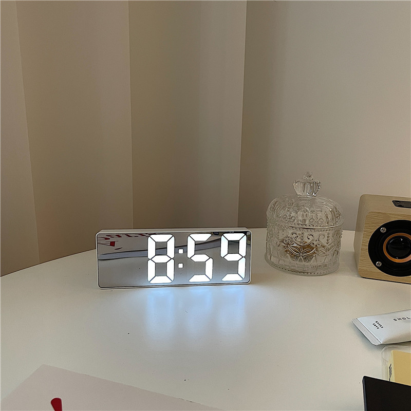 Reloj Silencioso - Despertador De Mesita De Noche De Escritorio De Pantalla  Grande Lcd Silencioso Digital Rosa Con Luz JEIIBRZUI