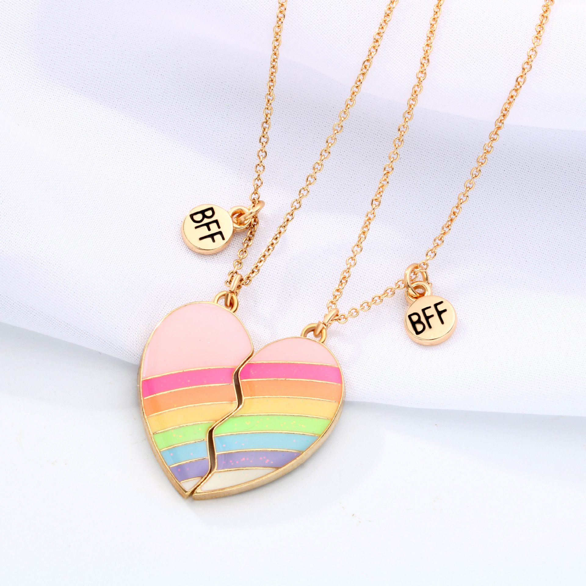 Matching Heart Necklace Set Valentine Day Best Friend Gift Magnet Heart  Multicolored Friendship Sister Jewelry Rainbow Couple Girlfriend -   Finland