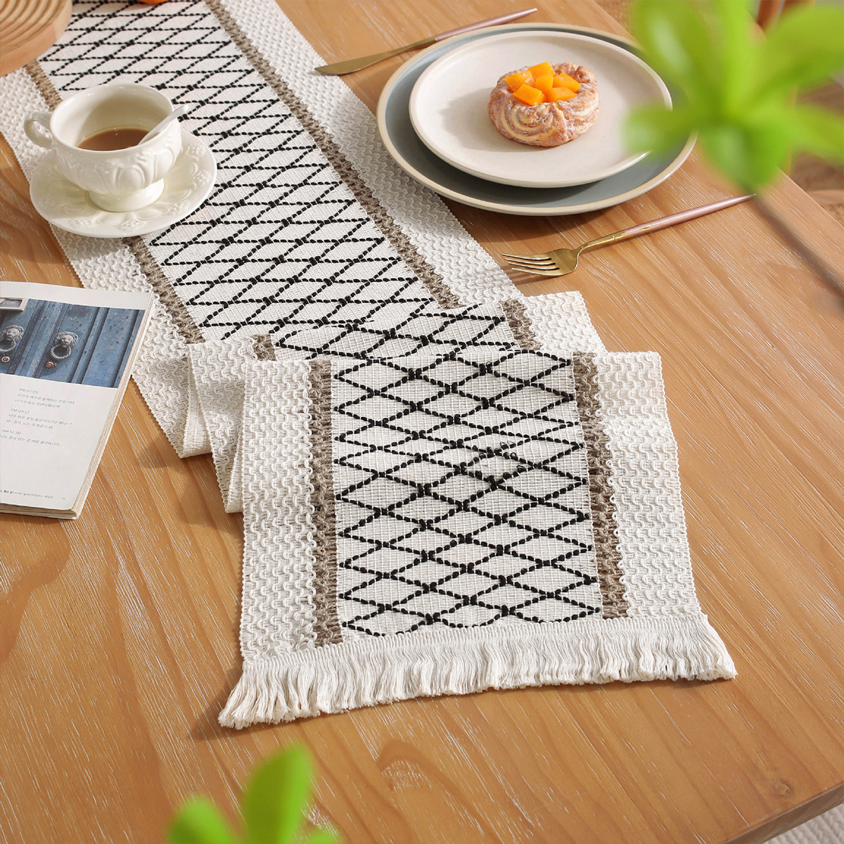 Farmhouse Cotton Woven Dining Table Runner with Tassels 14 x 72