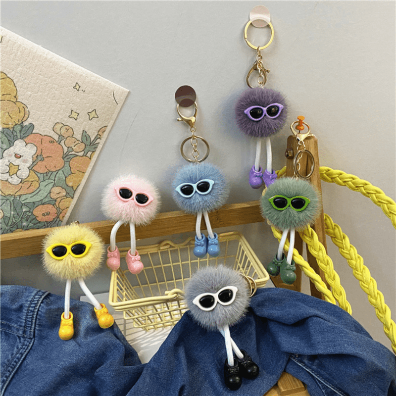 1pc Adorable Round Ball Keychain For Women, Fashionable Bag