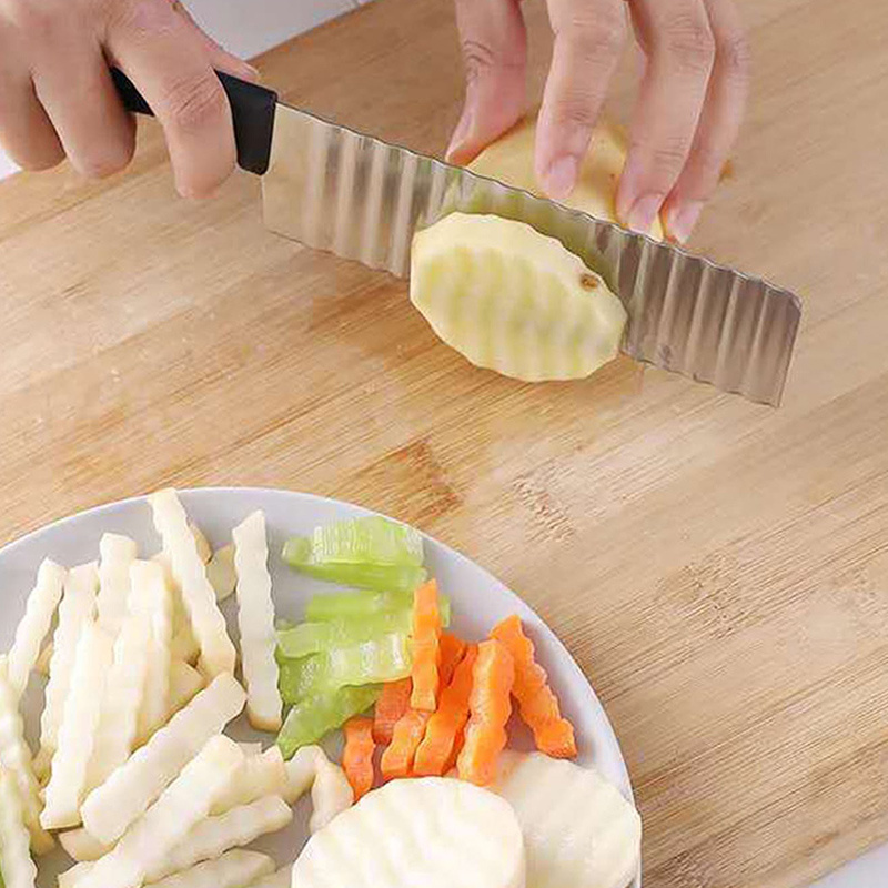 Crinkle Cutter 2.9 x 11.8 French Fry Cutter Stainless Steel, Handheld  Crinkle Cutter for Veggies, Vegetable Salad Potato Cutter Knife Home  Kitchen