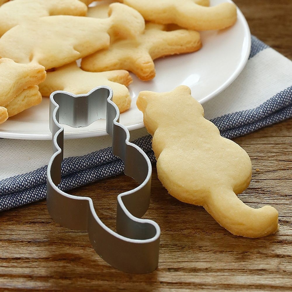 

Cat-shaped Aluminium Baking Mould - Create Purr-fect Cookie & Cakes!