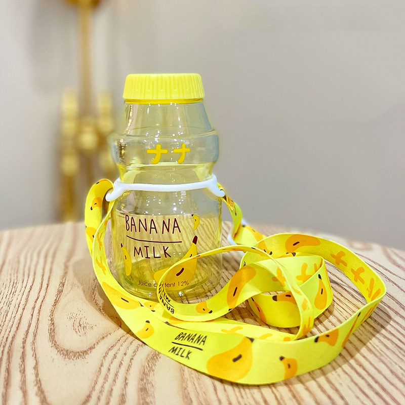  Botella de agua de acero inoxidable con diseño de fresa,  portátil, para beber, para niña, linda botella de agua aislada al vacío  (capacidad: 16.9 fl oz, color: amarillo) : Hogar y