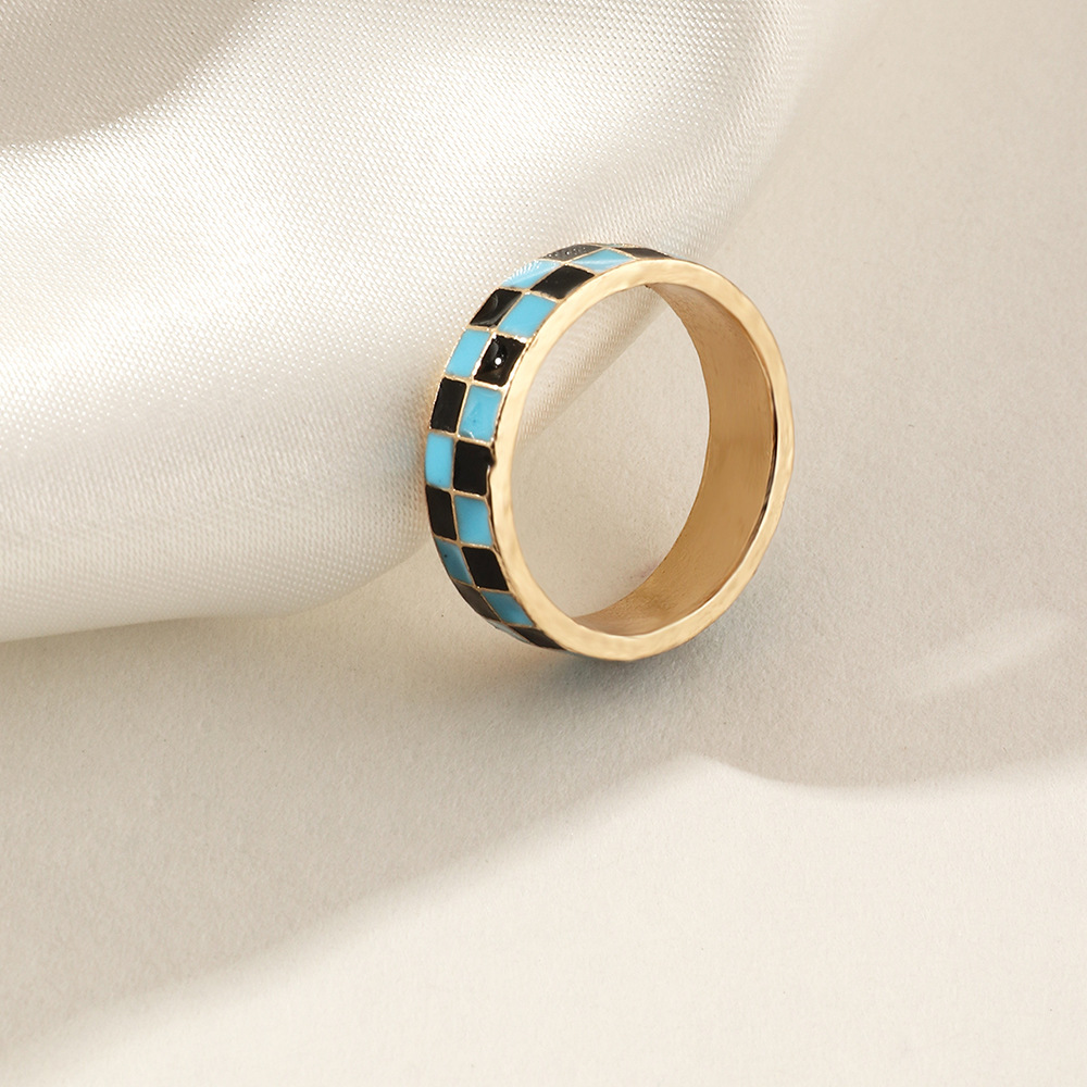 Chunky Heart Rings + Minimalist Band Ring Trendy Checkerboard