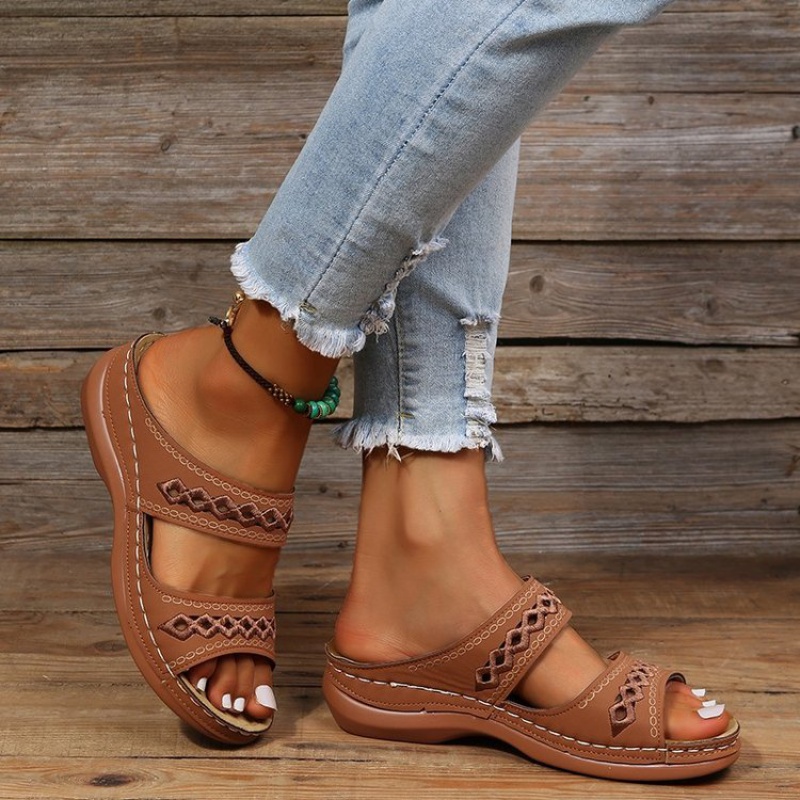 Thick best sale wedge sandals