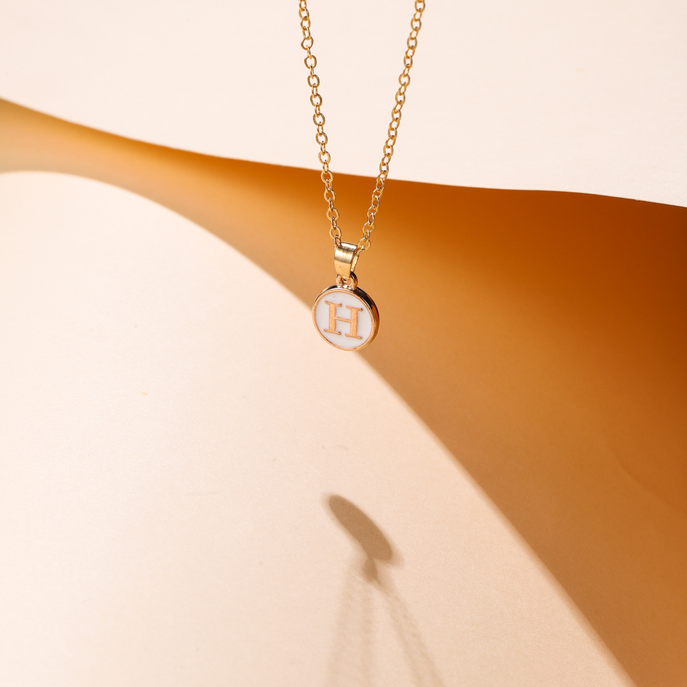 Elegant Golden-Tone Initial Necklace with Interlocking O-Link Chain - 1-26 Letters for Women, Durable Minimalist Jewelry Gift for Birthdays, Anniversaries & Special Occasions, Necklace, Birthday Jewelry, Sophisticated Style, Delicate Craftsmanship