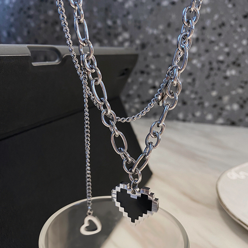 Heart-Shaped Punk Pendant Necklace - Image 3