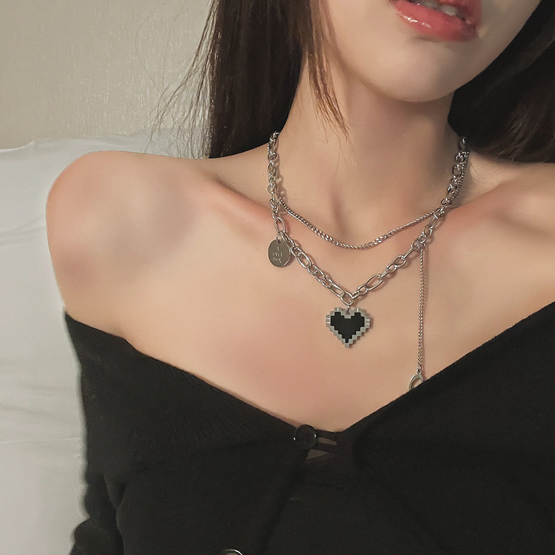 Heart-Shaped Punk Pendant Necklace - Image 5