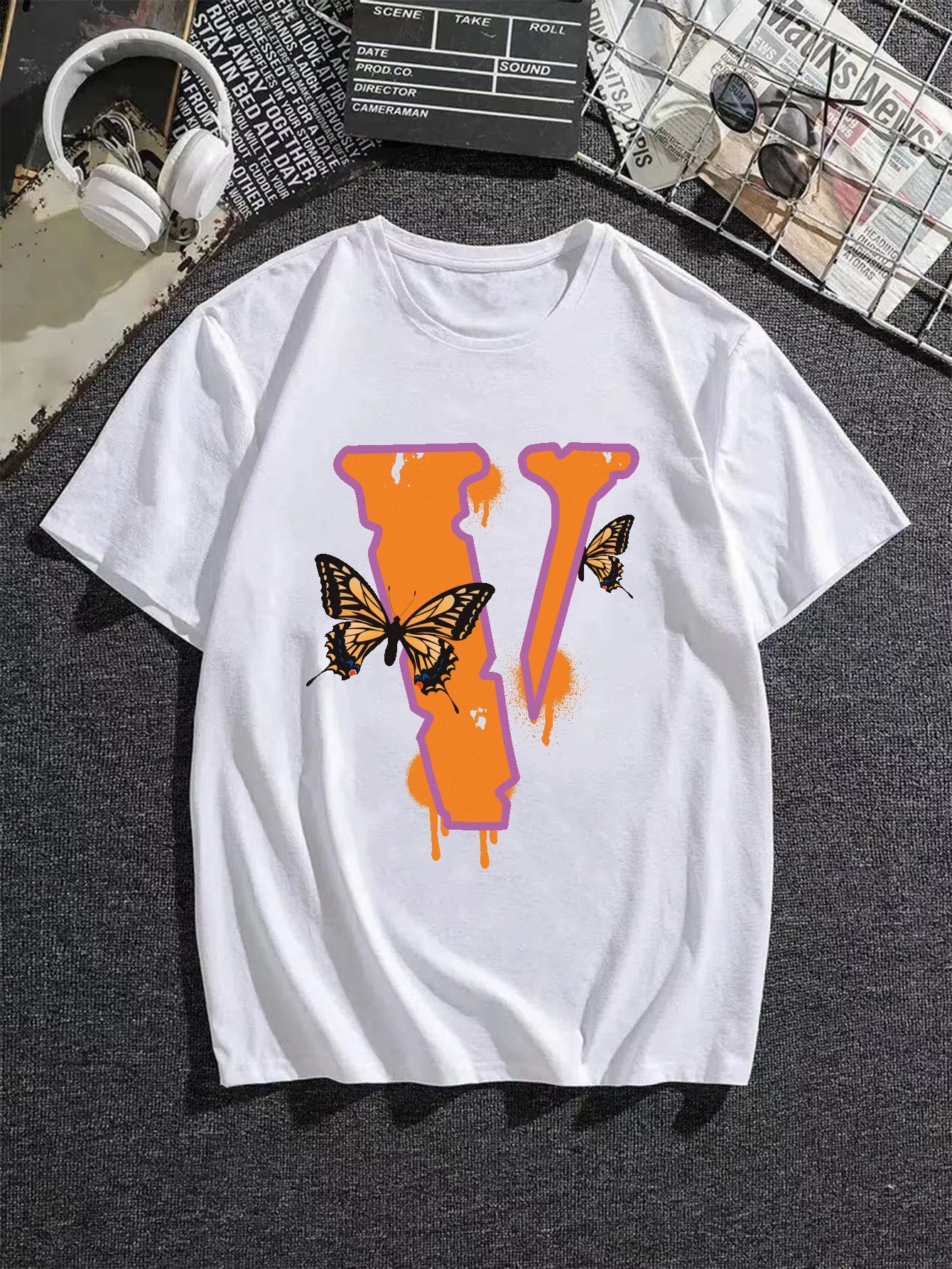 Louis Vuitton 2023 Graphic Print T-Shirt - White T-Shirts