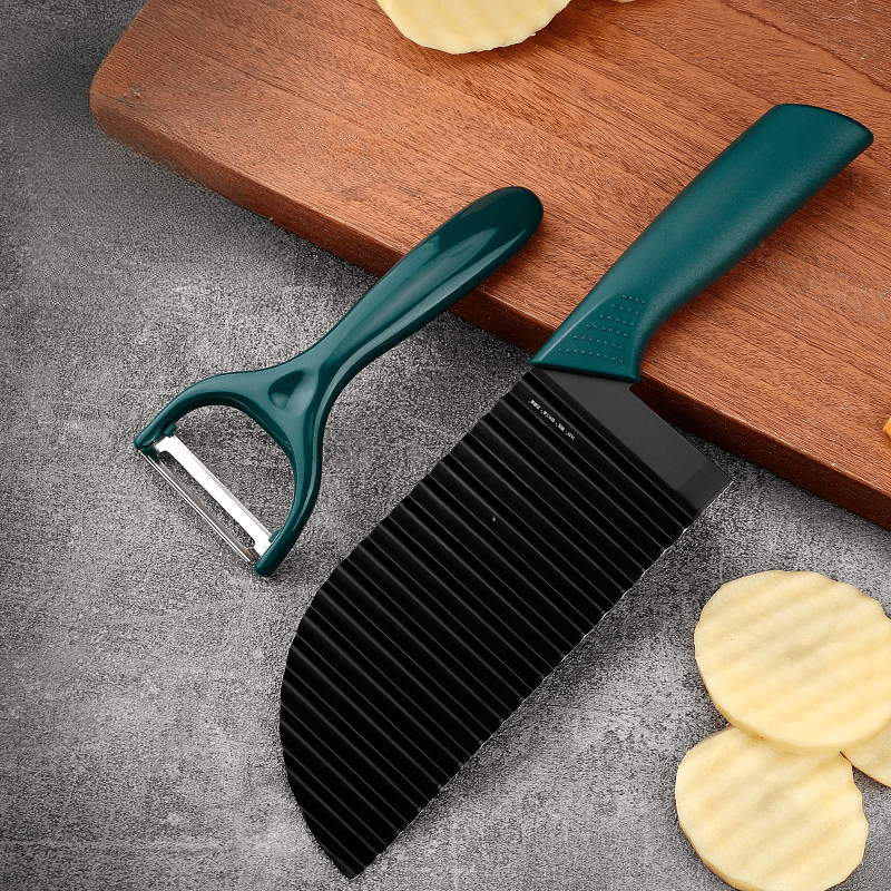 Sharp Crinkle Cutter for Potatoes, Carrots - Kitchen Gadge