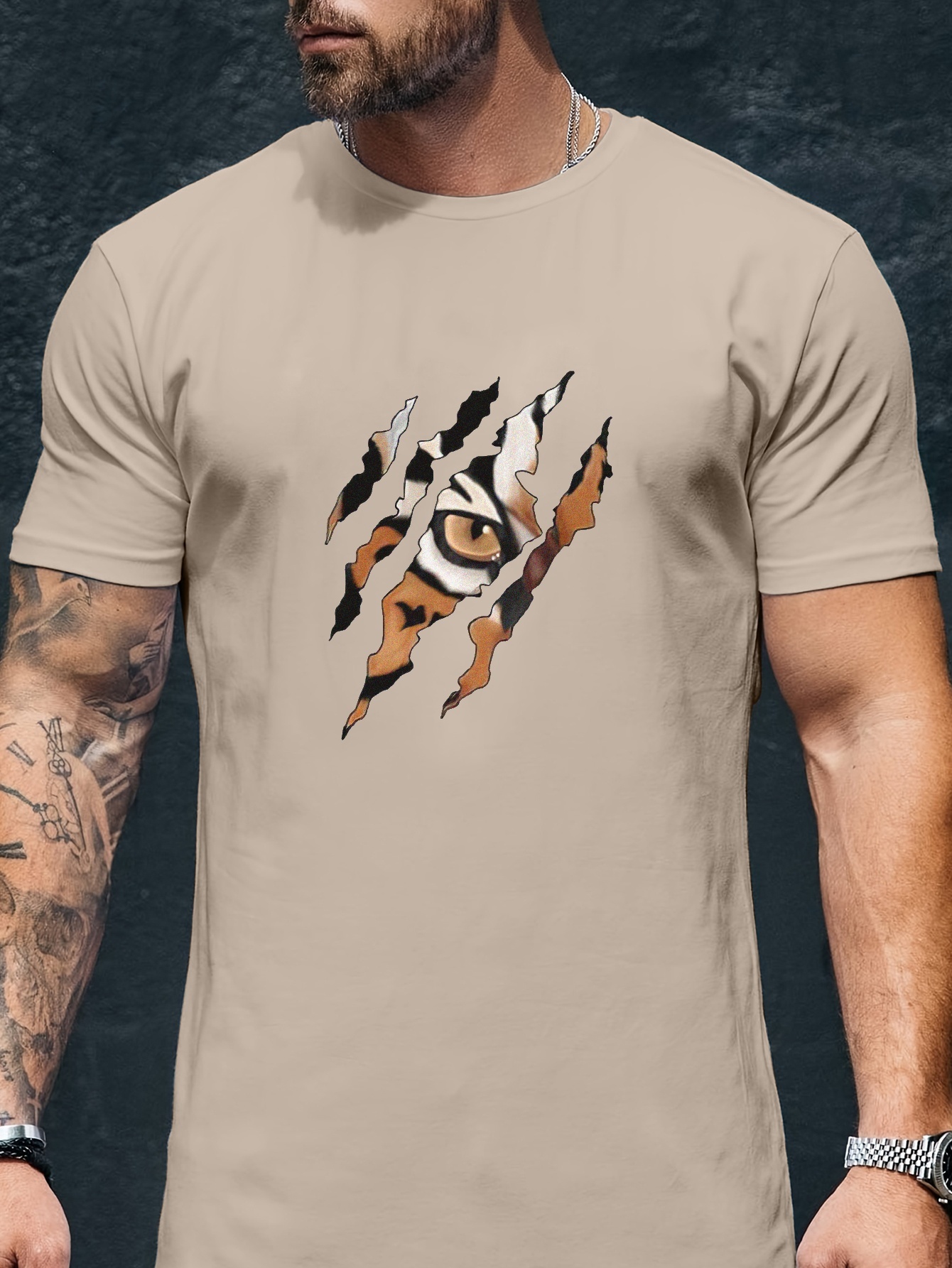 Tiger with claw marks' Men's T-Shirt