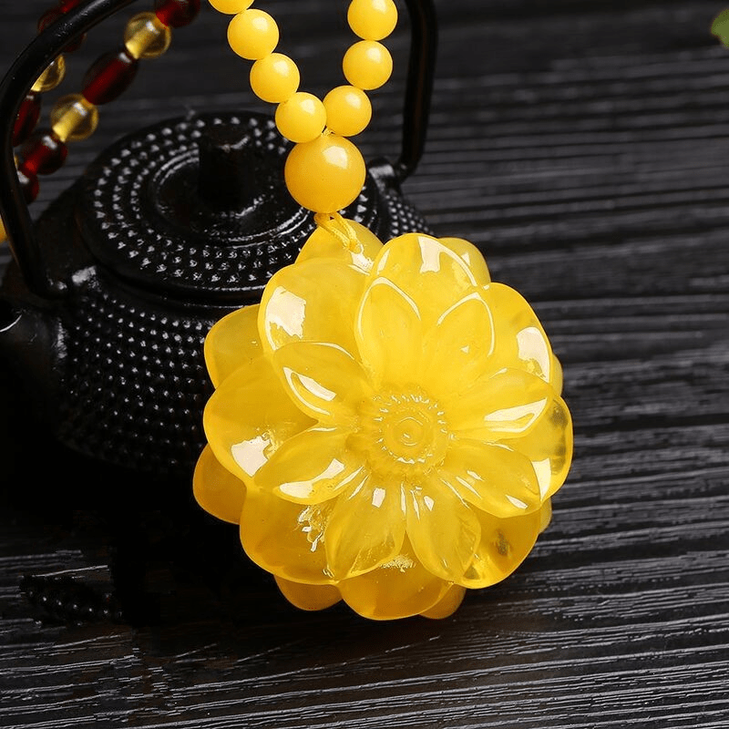 

Natural Yellow Beeswax Sunflower Pendant Beaded Necklace