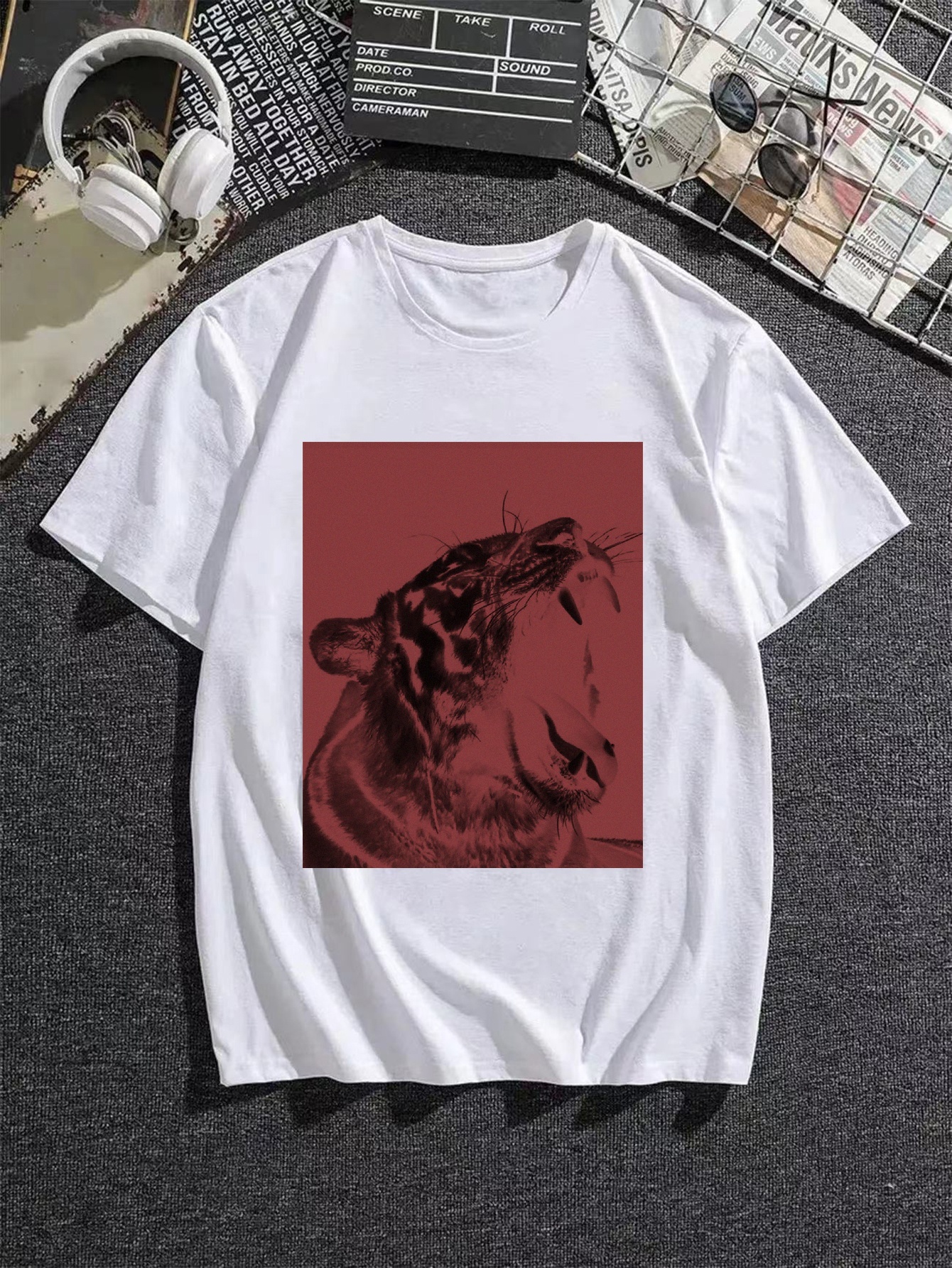 White Tiger Men's and Big Men's Graphic T-shirt 