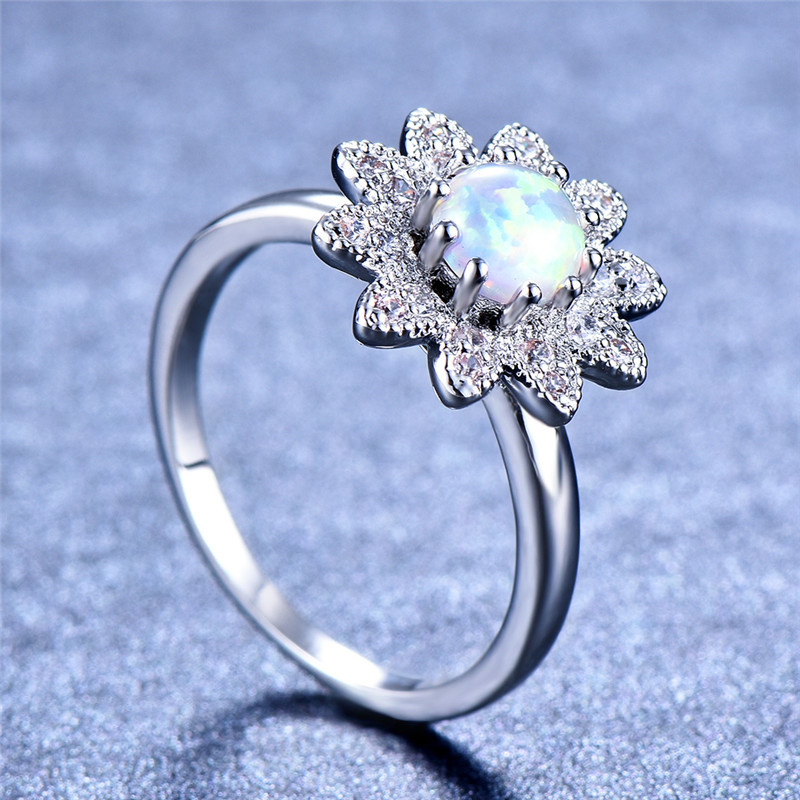 Flower design deals engagement rings