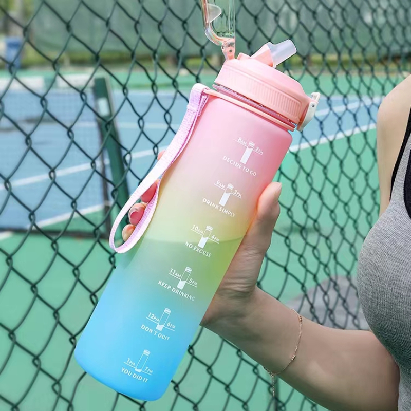 1.7L Super Capacity Gradient Plastic Water Cup With Straw Sports