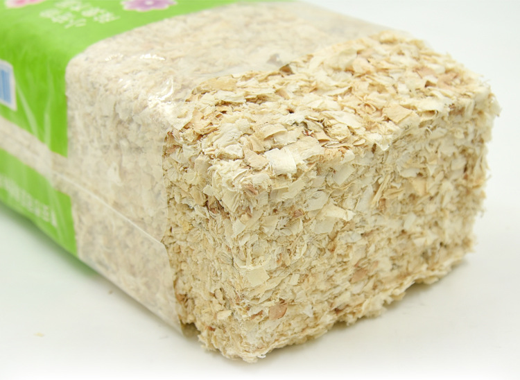 Sawdust Bedding Image 2