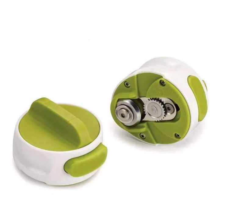 Outdoor Compact Can Opener