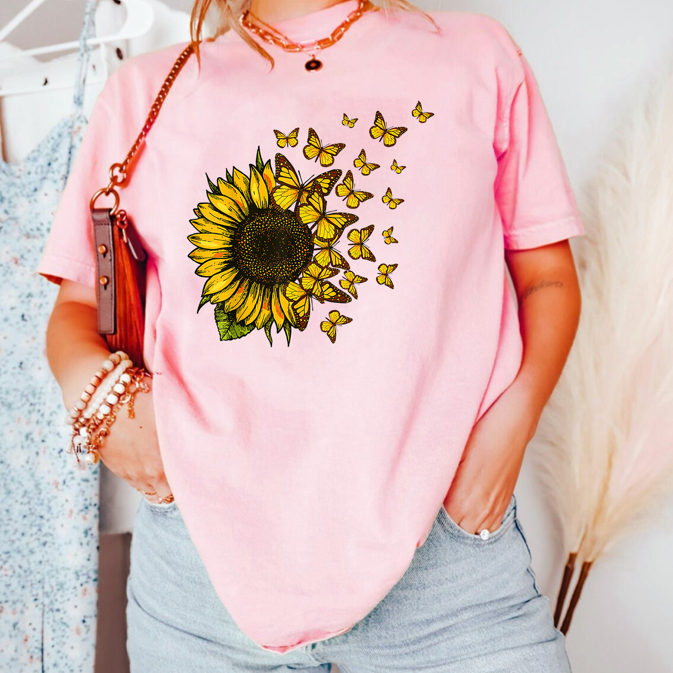 

Plus Size Casual T-shirt, Women's Plus Sunflower & Butterfly Print Short Sleeve Round Neck Slight Stretch T-shirt