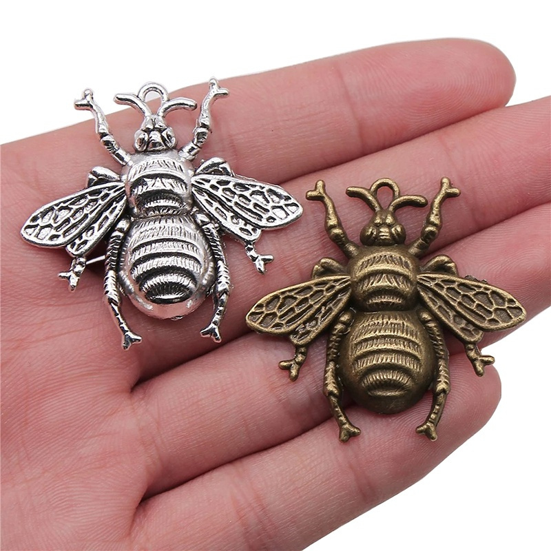 

3pcs Antique Silvery Bronze Golden Color Pendants Big Queen Bee Pendants With Hole For Handmade Jewelry Necklace Keychain Diy Making Accessories