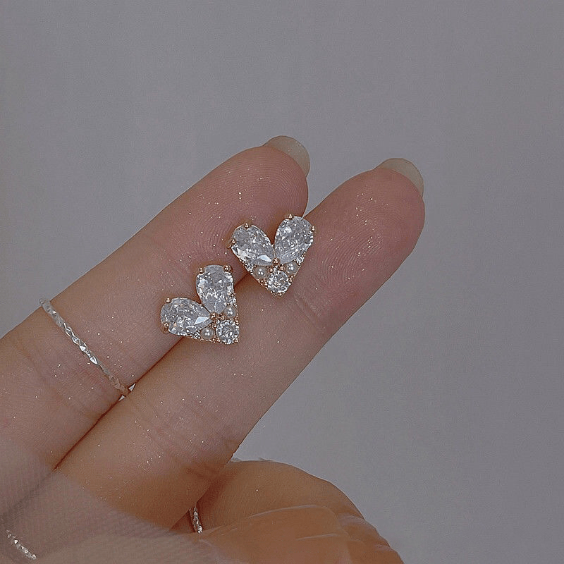 

Creative Elegant Trendy Exquisite Heart Shaped Stud Earrings Decorative Accessories Holiday Birthday Gift For Girls