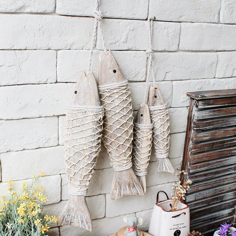 2pcs Natural Wood Fish Hand Carved Hanging Marine Coastal Wooden Fish Wall  Sculptures DIY Home Room Nautical Decor Navy Style Photography Props