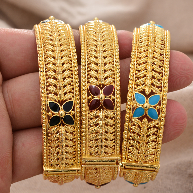 Gold hot sale bangles pattern