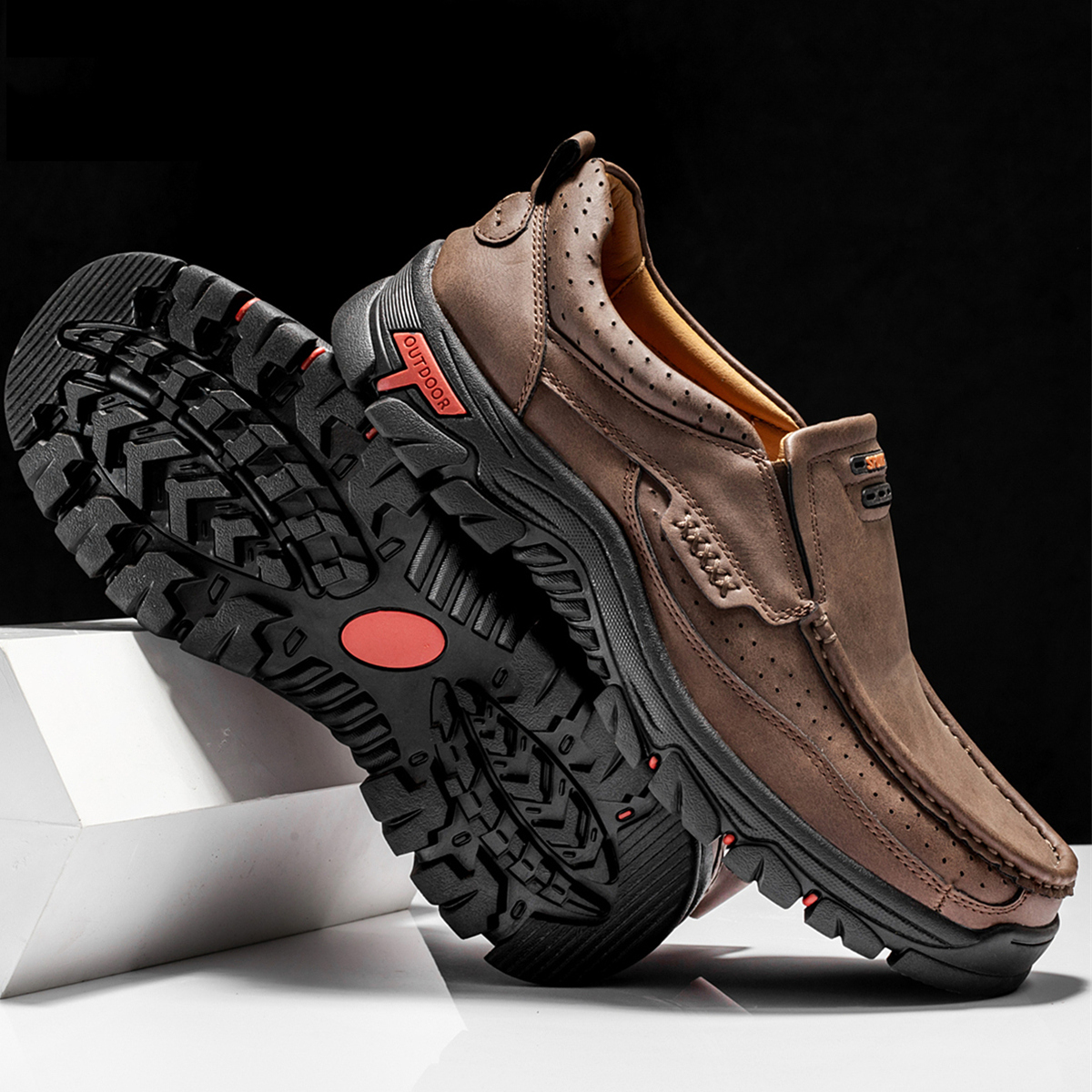 mens hiking shoes size 13
