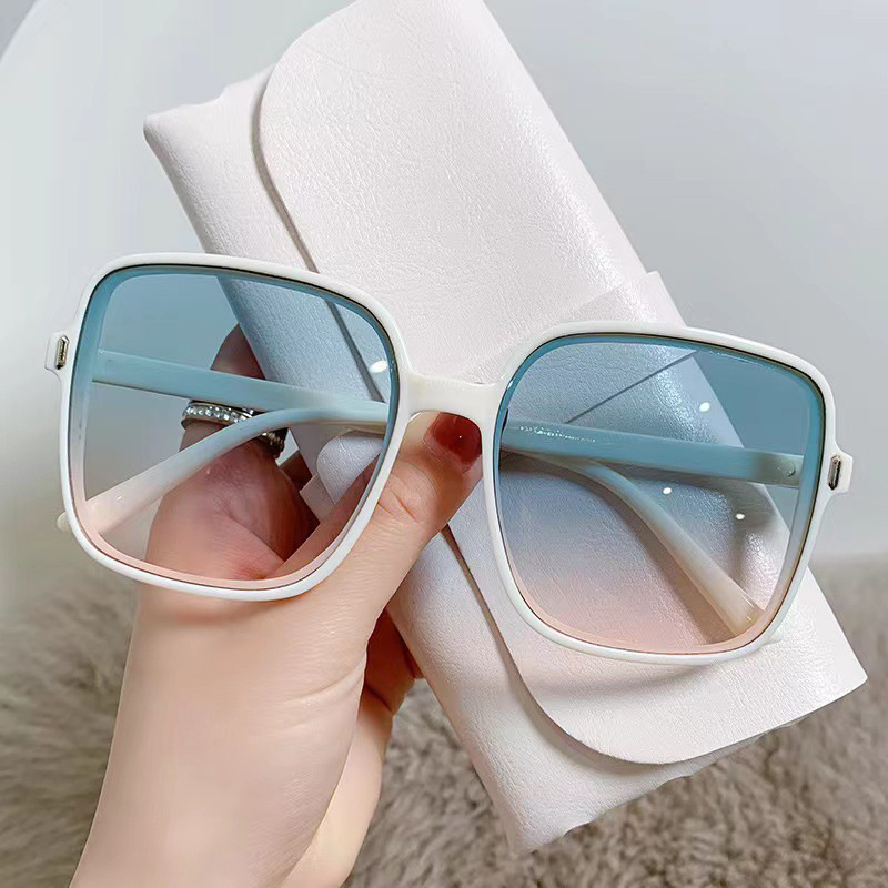 FEISEDY One Piece Square Sunglasses Women Men Metal Buckle Design