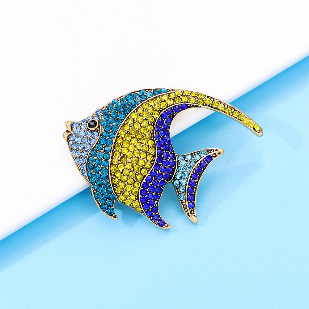 Crystal Fish Brooches Pin Women Alloy Shinny Rhinestone Goldfish Brooch Pin  Fashion Elegant for Party Dress Women Blue Jewelry