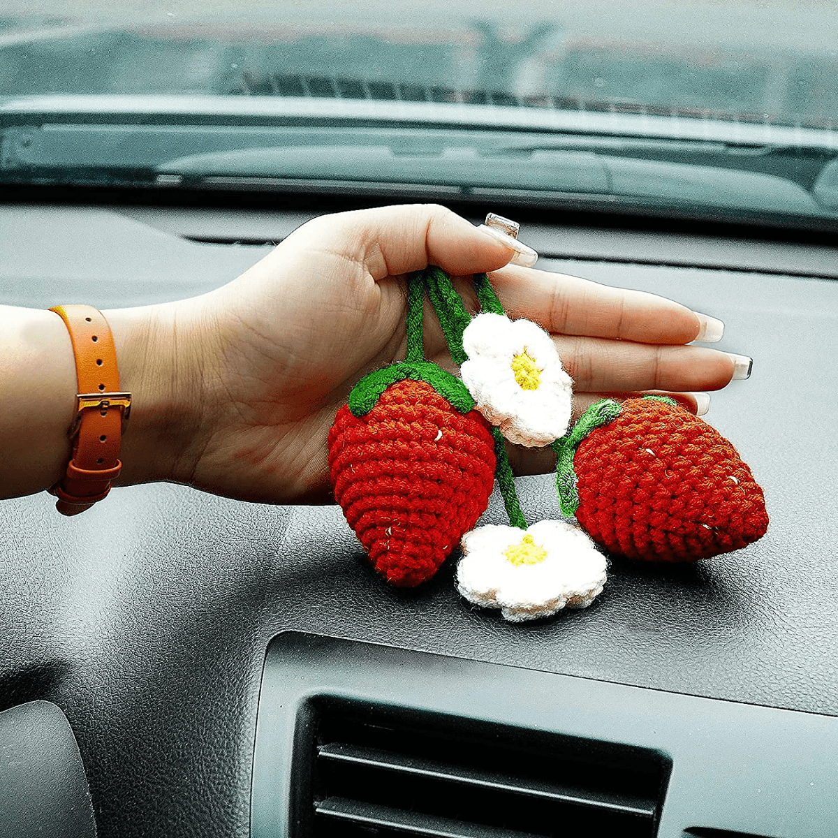 Acheter Mignon fraise Crochet voiture miroir suspendu accessoires  esthétique voiture rétroviseur intérieur charme fait à la main tricoté rétroviseur  pendentif ornement